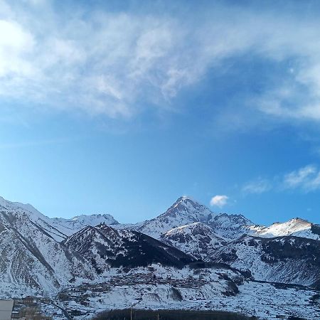 Guest House Sunset Kazbegi Bagian luar foto