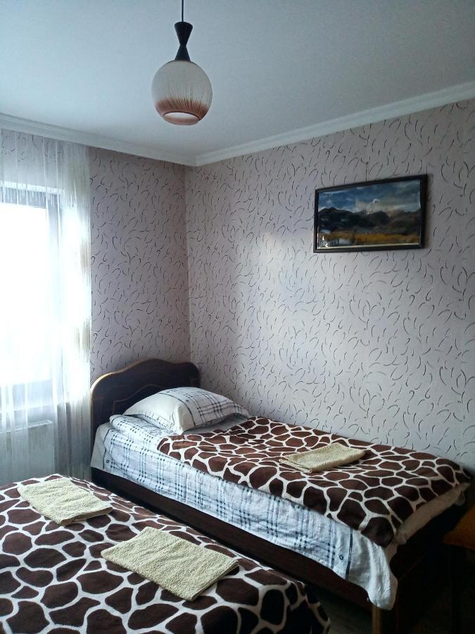 Guest House Sunset Kazbegi Bagian luar foto