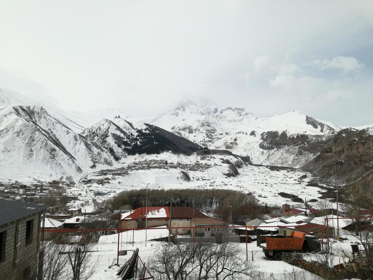 Guest House Sunset Kazbegi Bagian luar foto