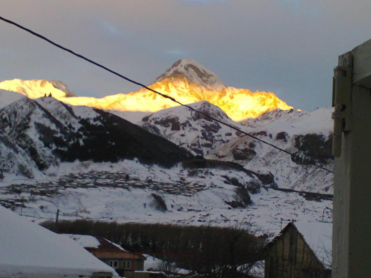 Guest House Sunset Kazbegi Bagian luar foto