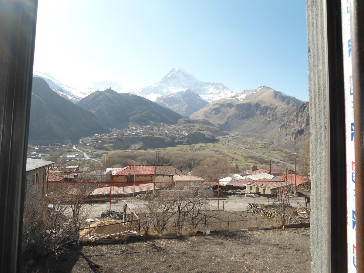 Guest House Sunset Kazbegi Bagian luar foto