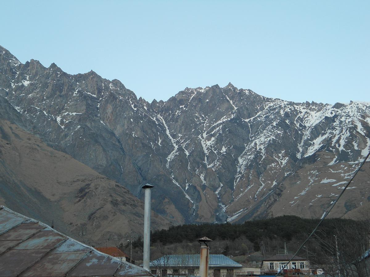 Guest House Sunset Kazbegi Bagian luar foto