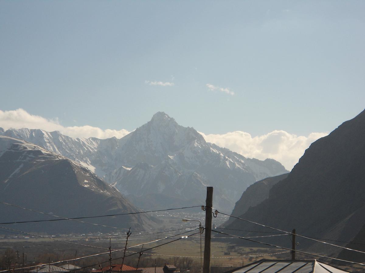 Guest House Sunset Kazbegi Bagian luar foto