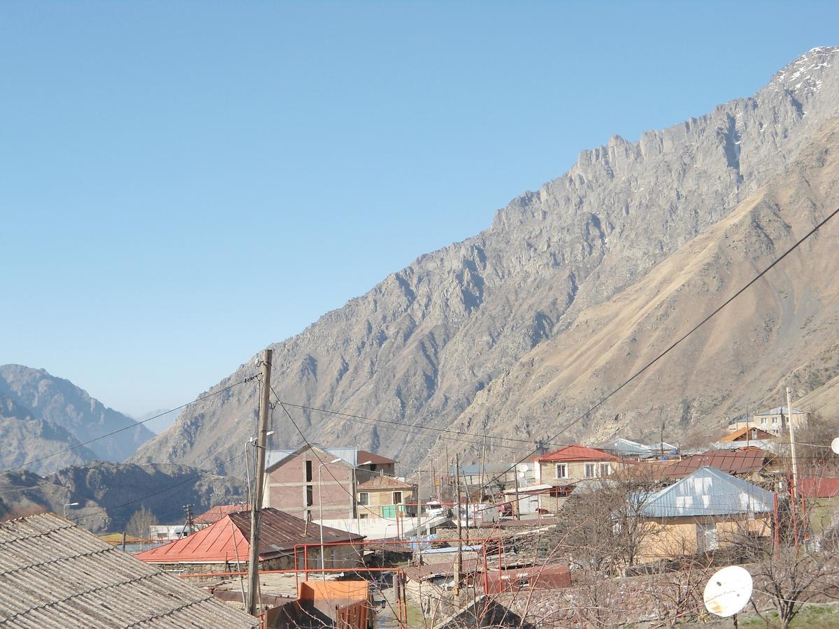 Guest House Sunset Kazbegi Bagian luar foto