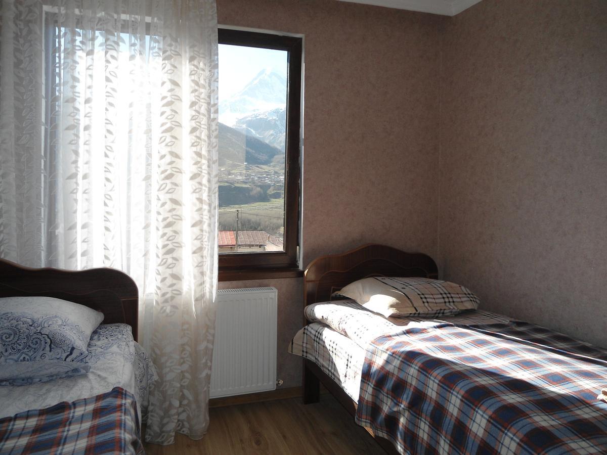 Guest House Sunset Kazbegi Bagian luar foto