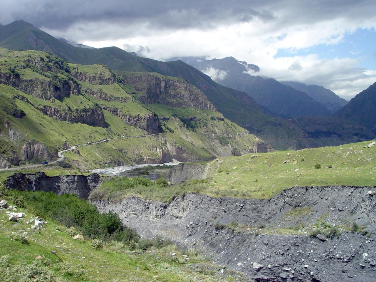 Guest House Sunset Kazbegi Bagian luar foto